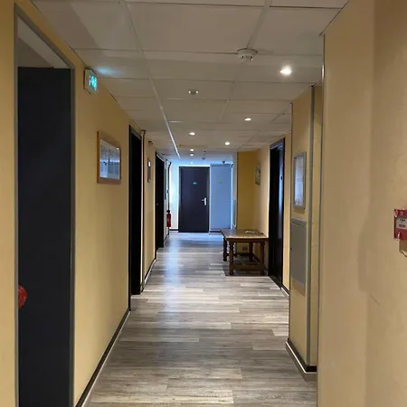 De L'europe 3*